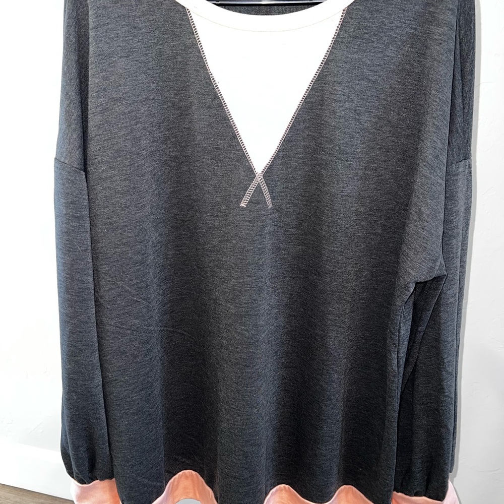 Hailey & Co Charcoal & Blush Contrast Top – 2XL - Picture 2 of 5